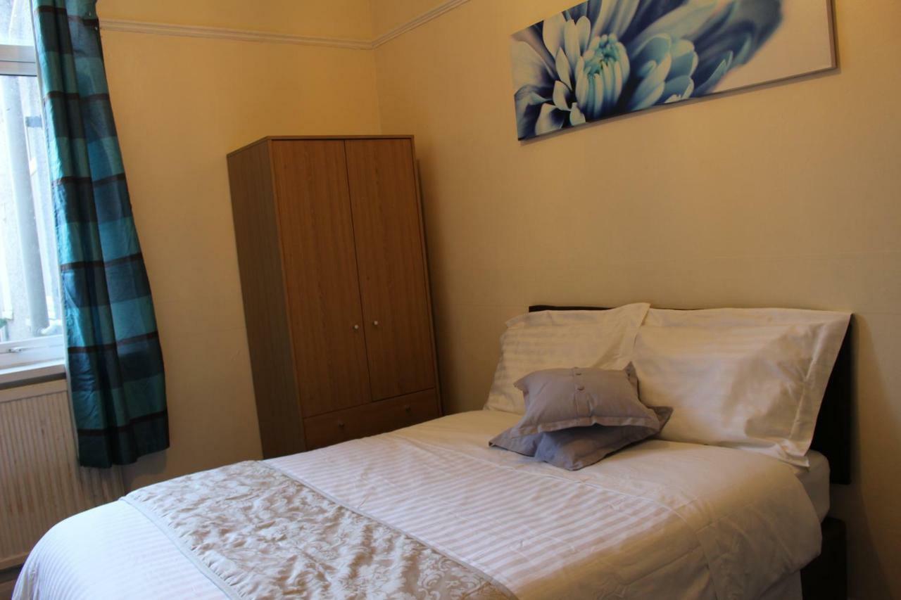 John St Town House - Self Catering - Guesthouse Style - Great Value Family And Double Rooms Workington Esterno foto